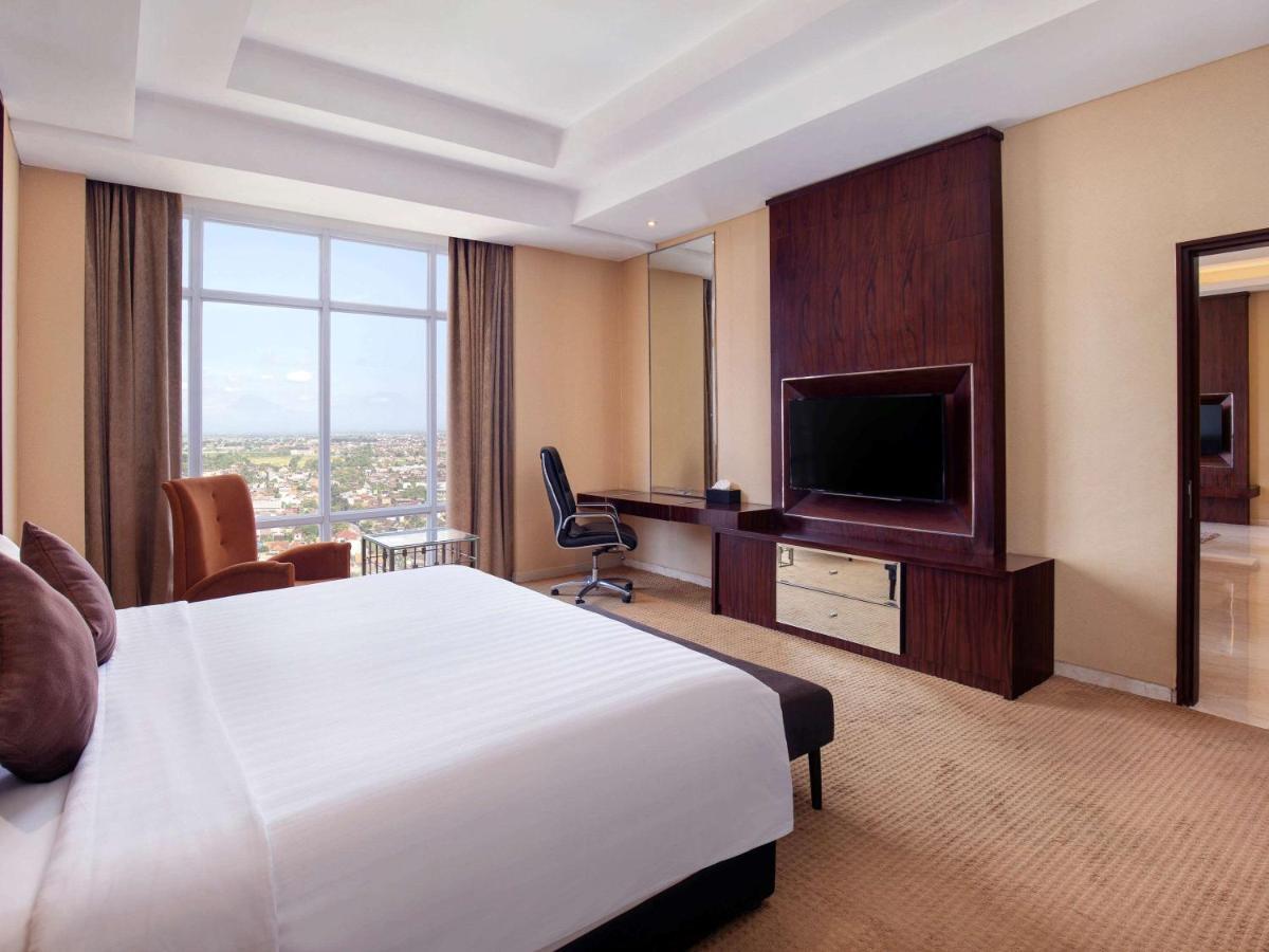 Grand Mercure Solo Baru Екстериор снимка
