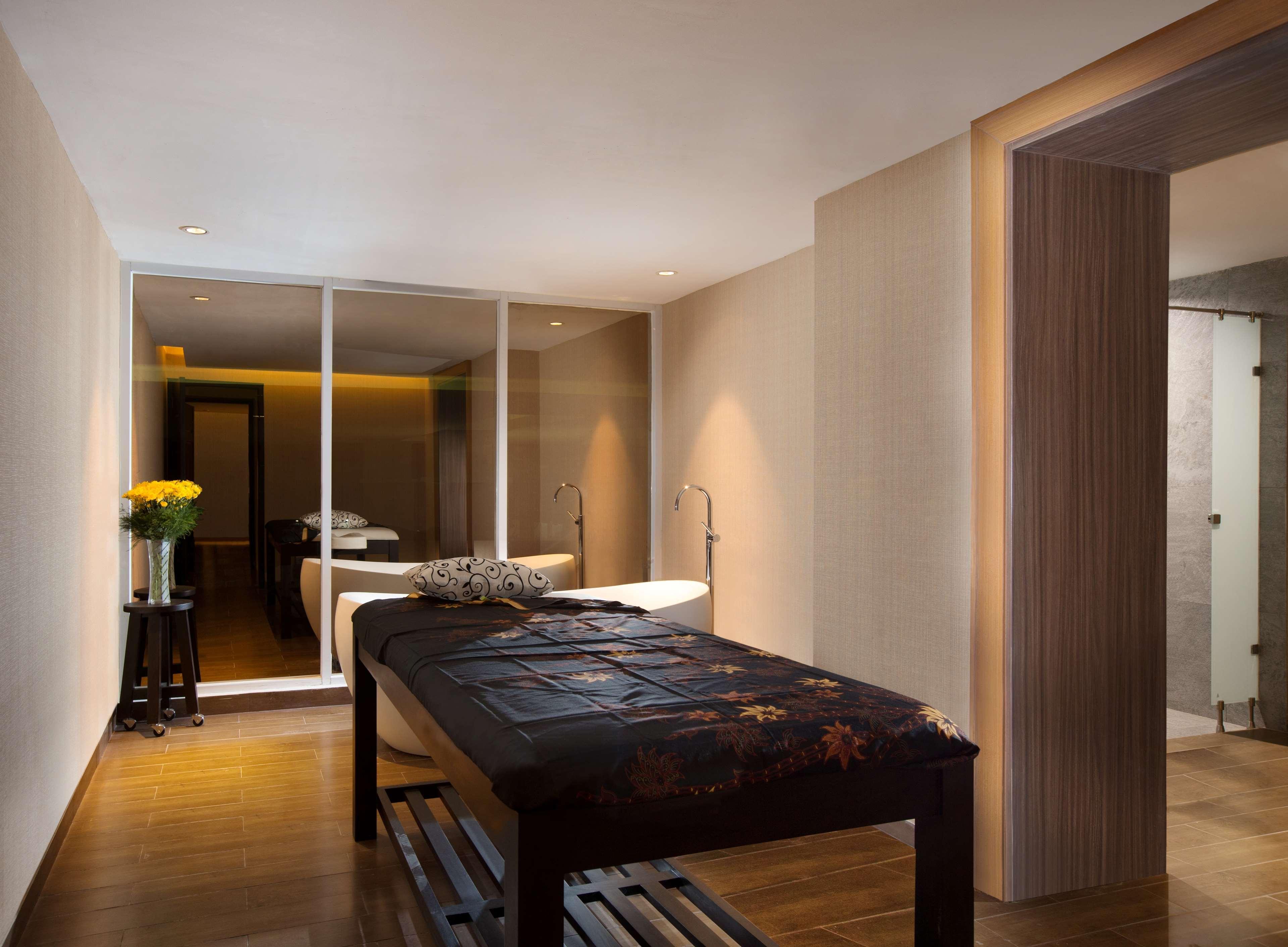 Grand Mercure Solo Baru Екстериор снимка